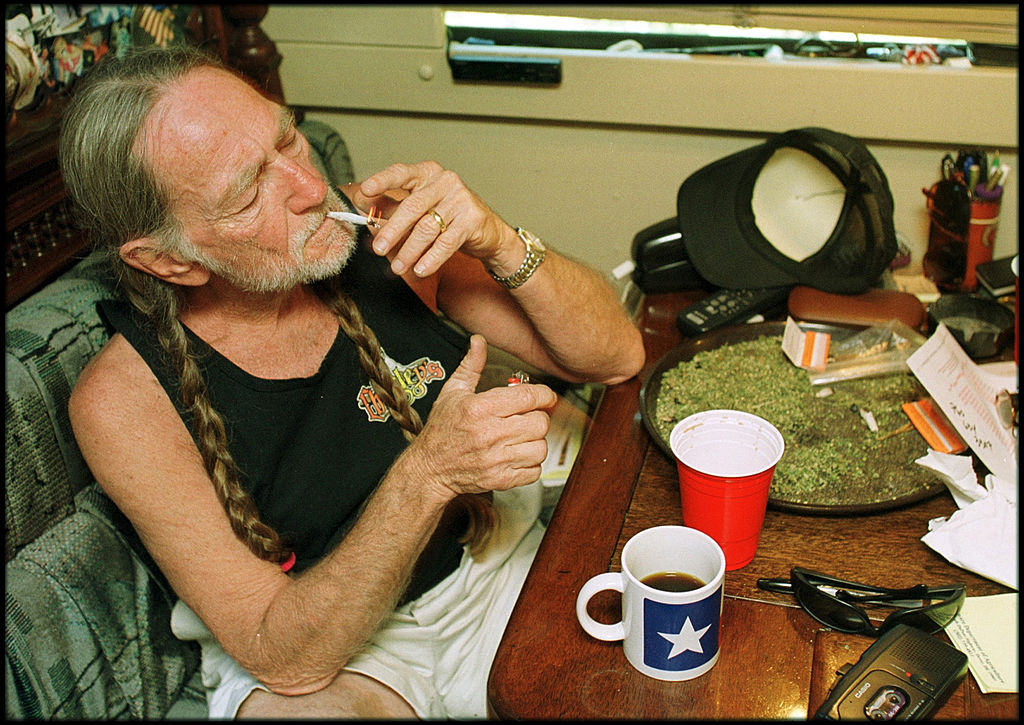 Willie Nelson has quit smoking weed