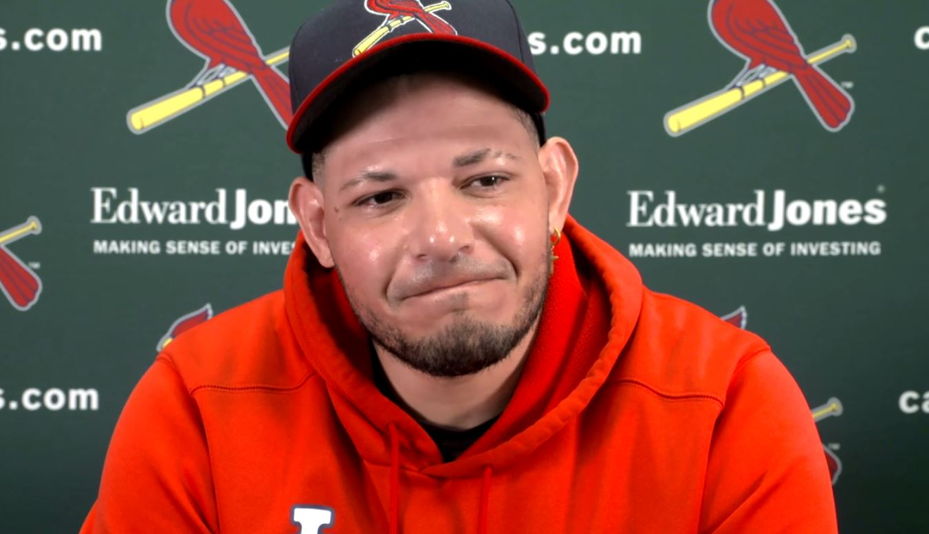 Cardinals catcher Yadier Molina announces retirement after 2022 season