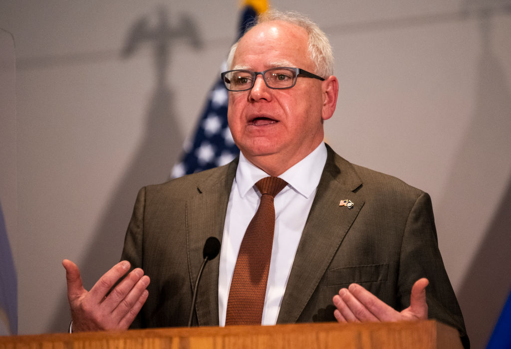 What's the deal with the "Tim Walz" has a cabin in South Dakota story?