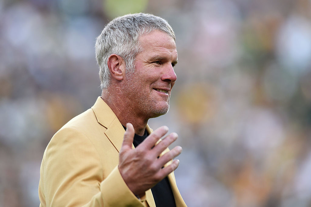 Former NFL QB Brett Favre's defamation lawsuit against Shannon Sharpe dismissed