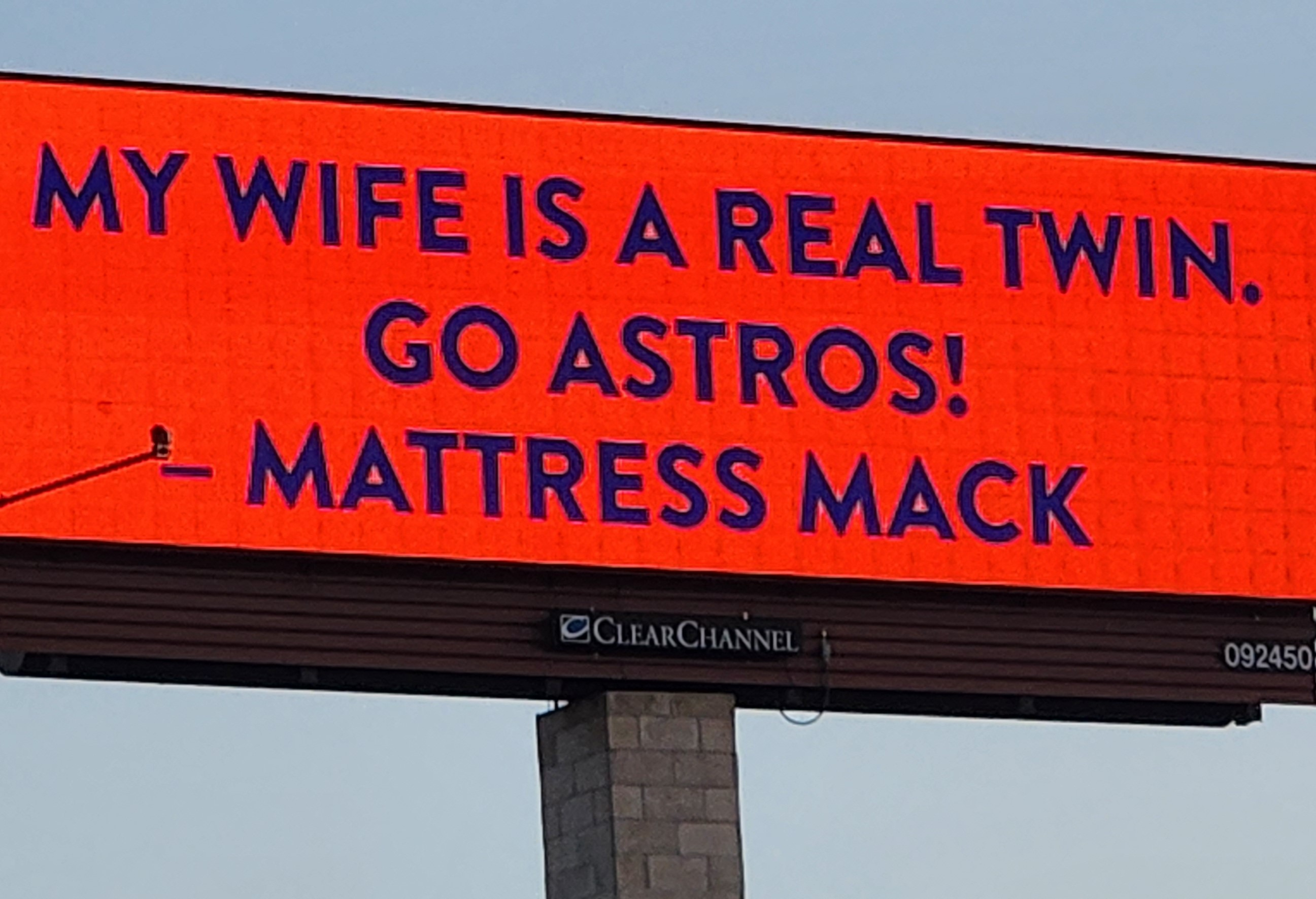 Astros superfan Mattress Mack responds to Kris Lindahl with