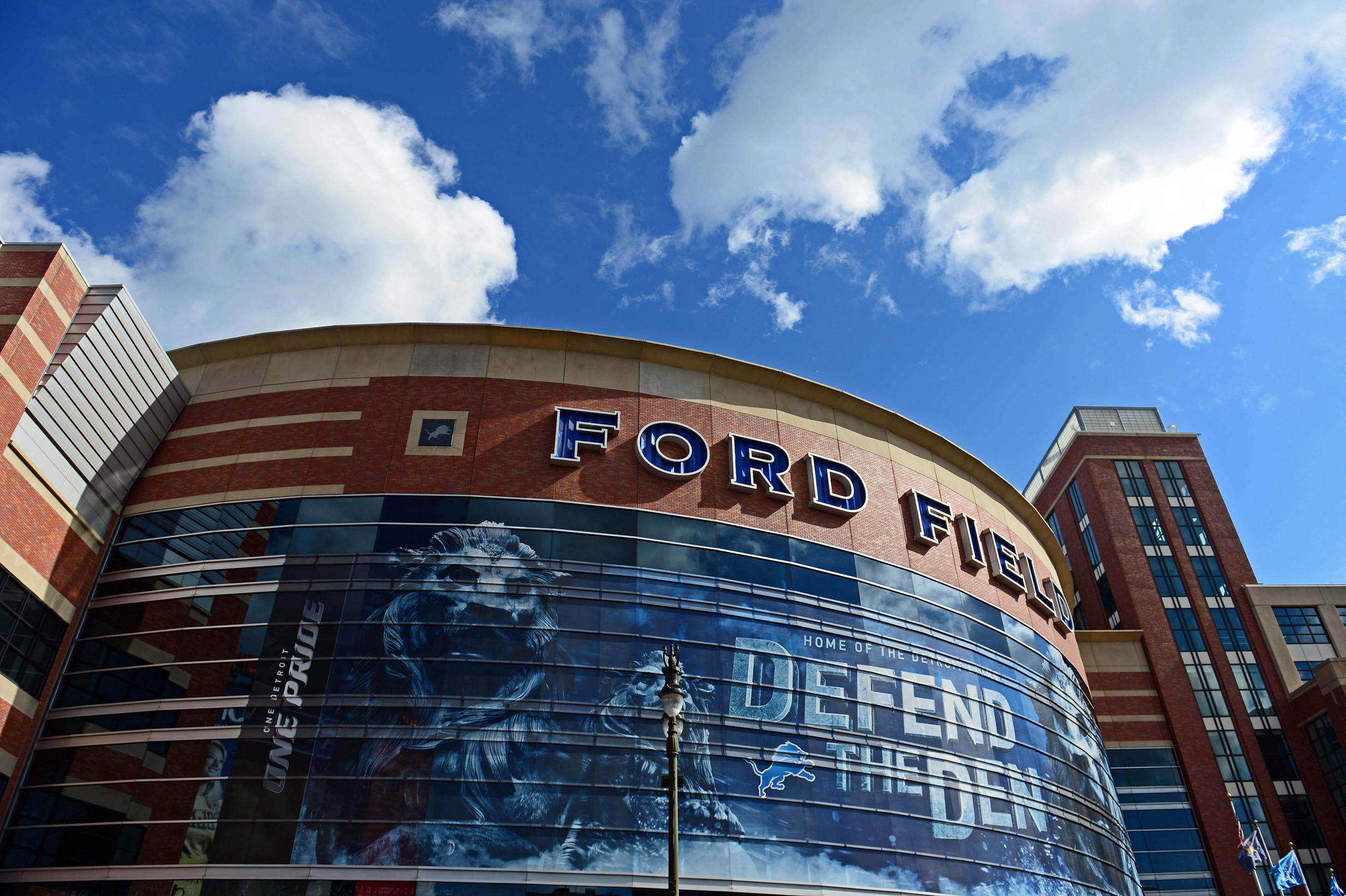 Detroit sports venue employees want better working conditions