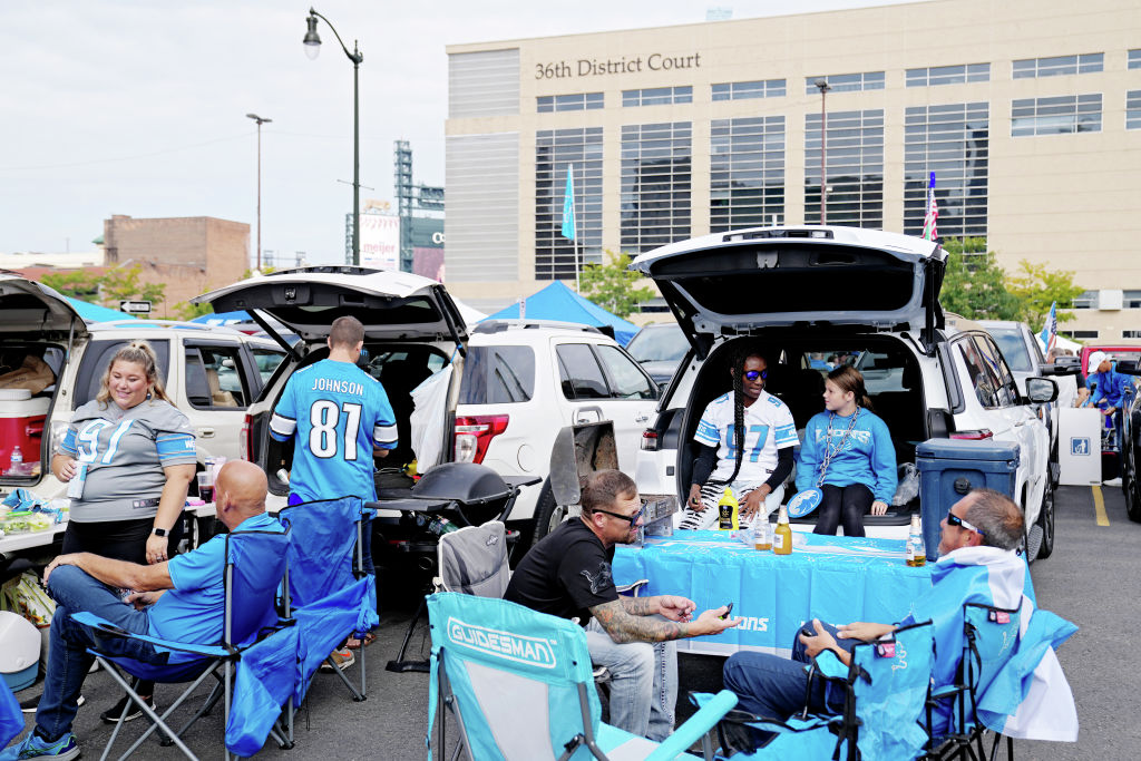 Everything you need to know about parking, tailgating for Lions' home opener