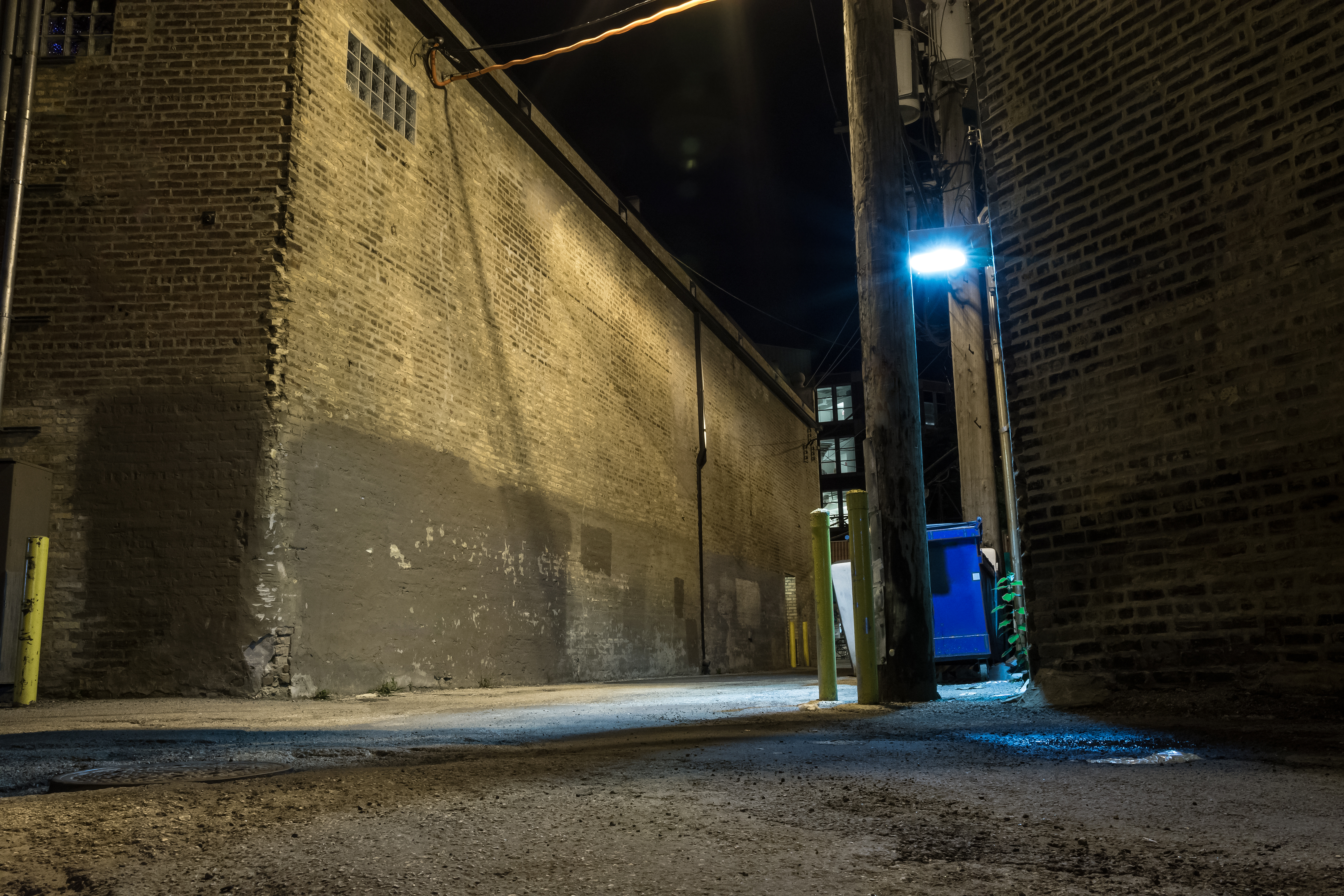 Man fatally shot, 3 others wounded in South Side alley