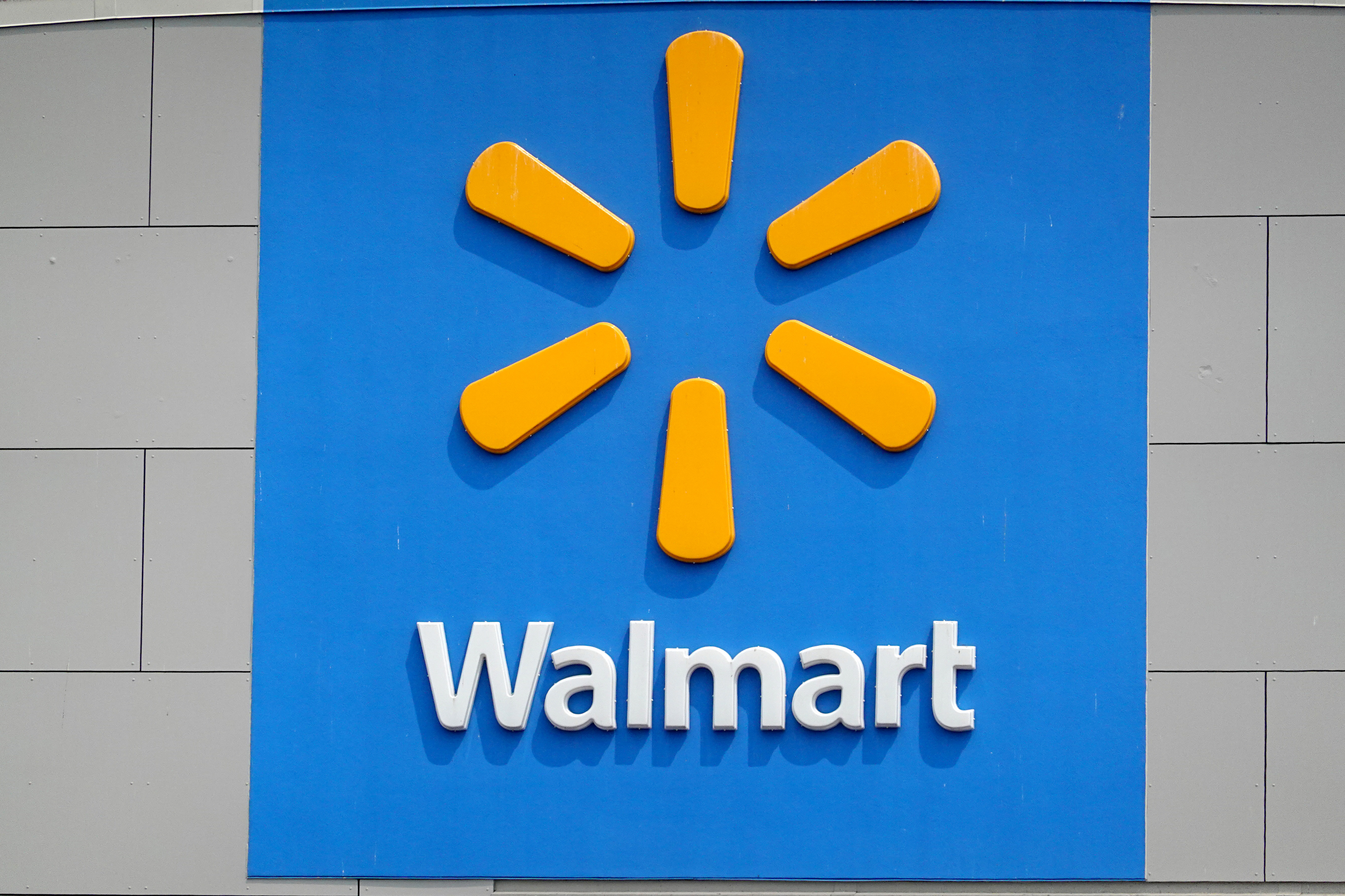 Two people injured in brawl at Bolingbrook Walmart
