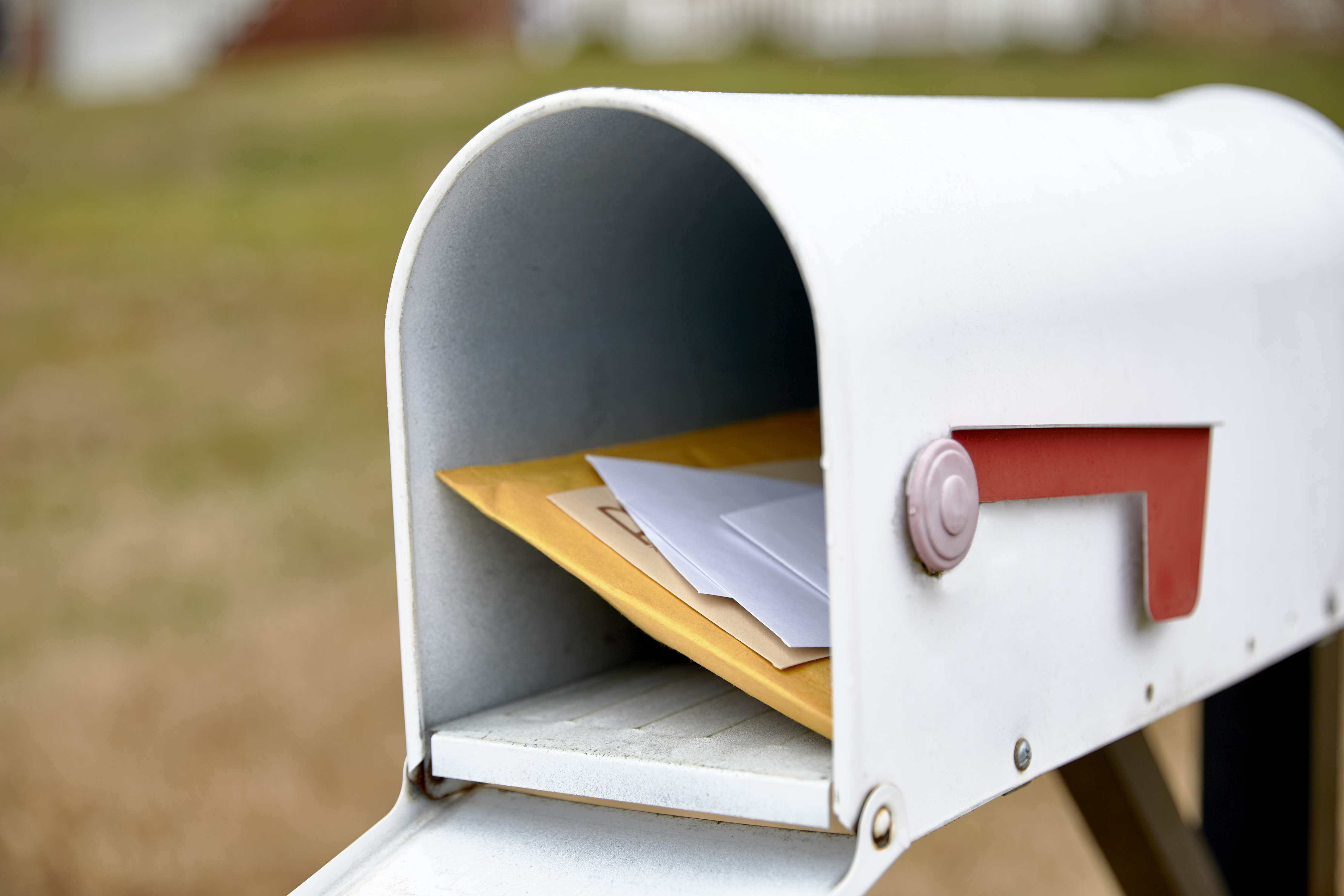 Man charged with robbing Evanston letter carriers, alleged to have stolen mailbox key