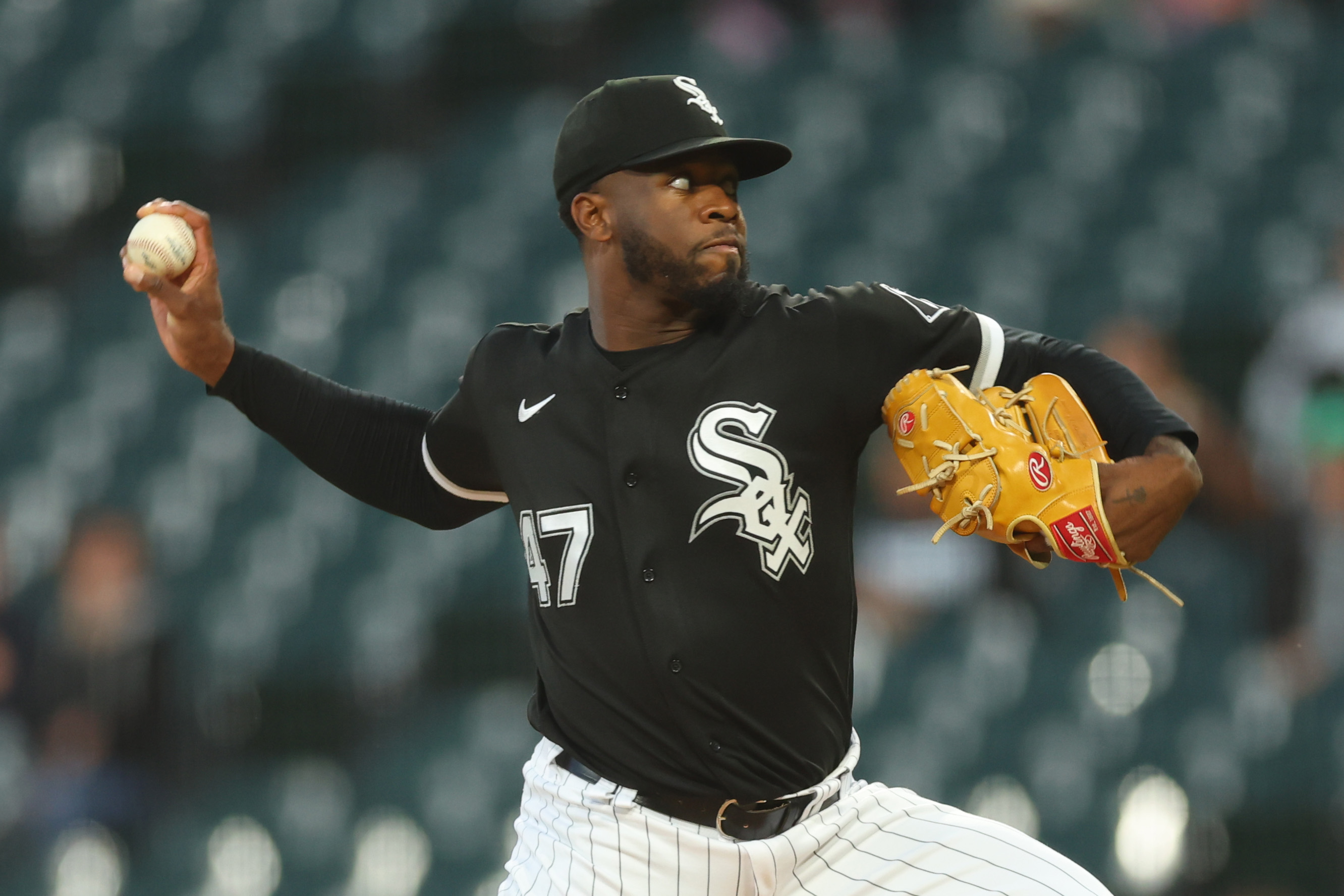 Chicago White Sox low attendance preventing them to pay Illinois