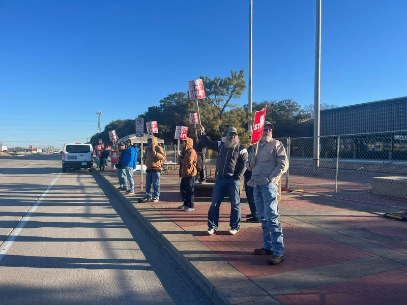 Fort Worth Molson Coors workers continue to strike on 'May Day'