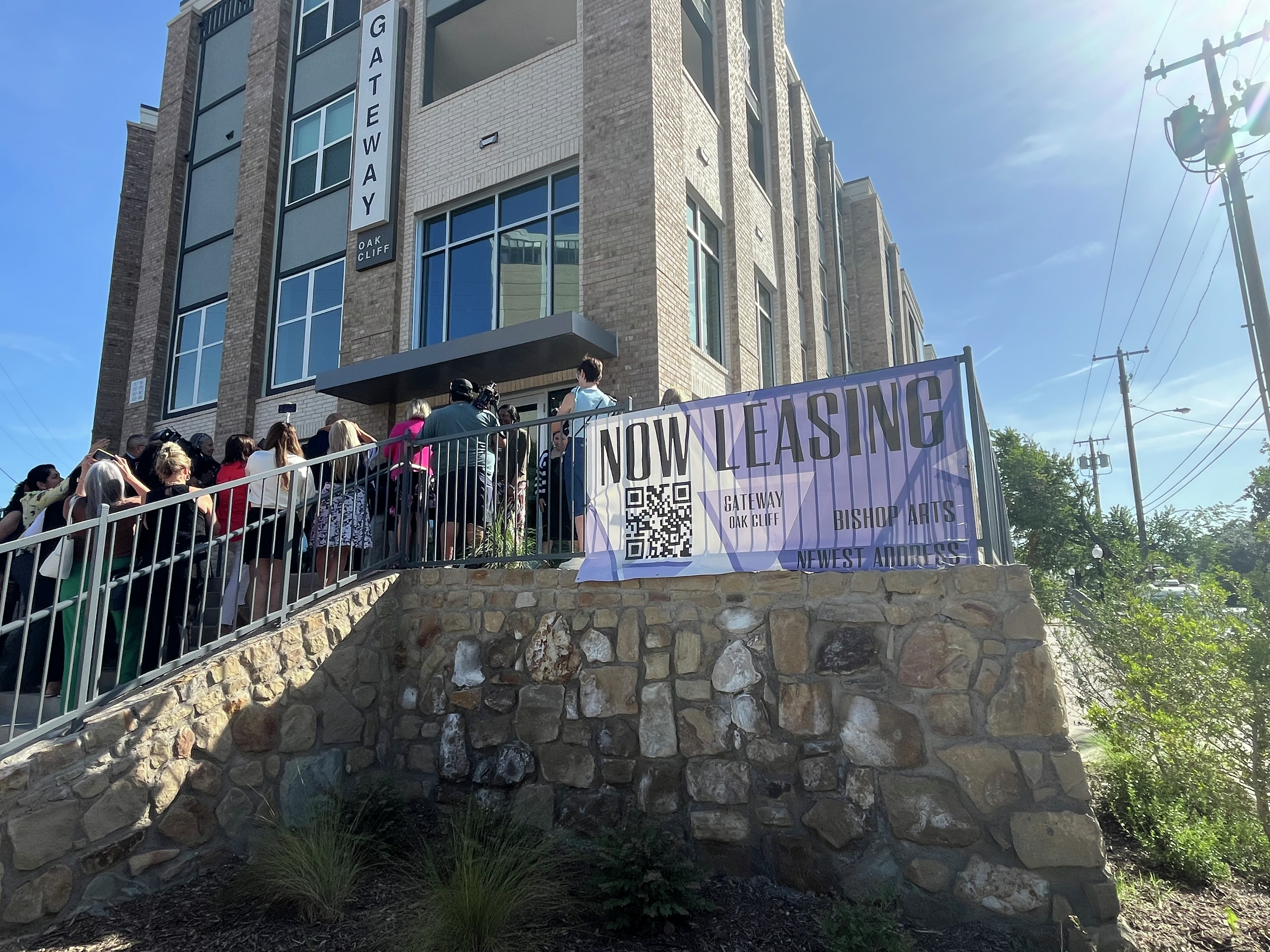 Dallas County and developers cut ribbon on mixed-income apartments