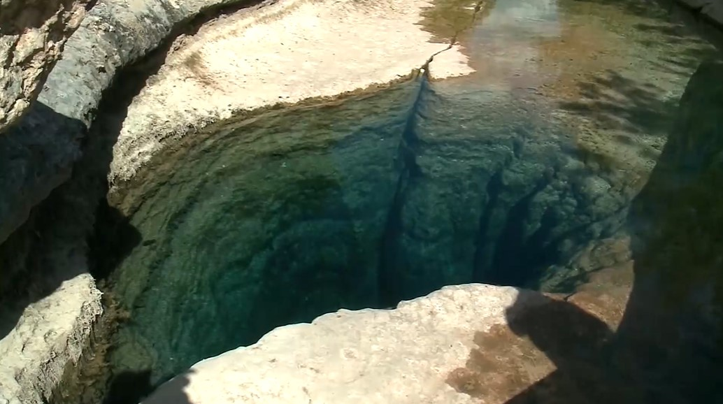 Jacobs Well runs dry as drought continues