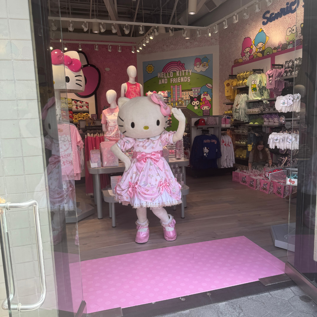 Hello Kitty cafe, shop opens at Universal CityWalk