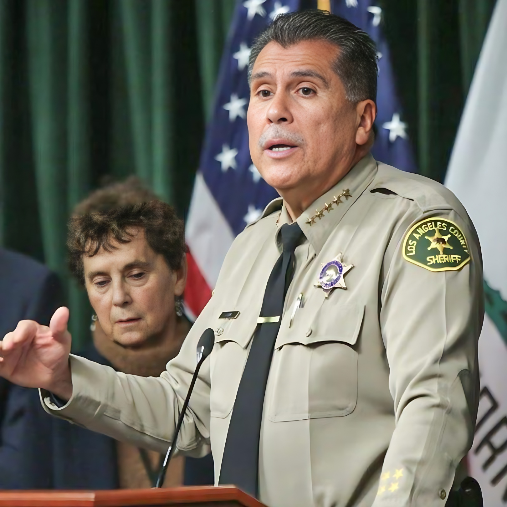 LA Co. Sheriff tells deputies to comply with gang investigation