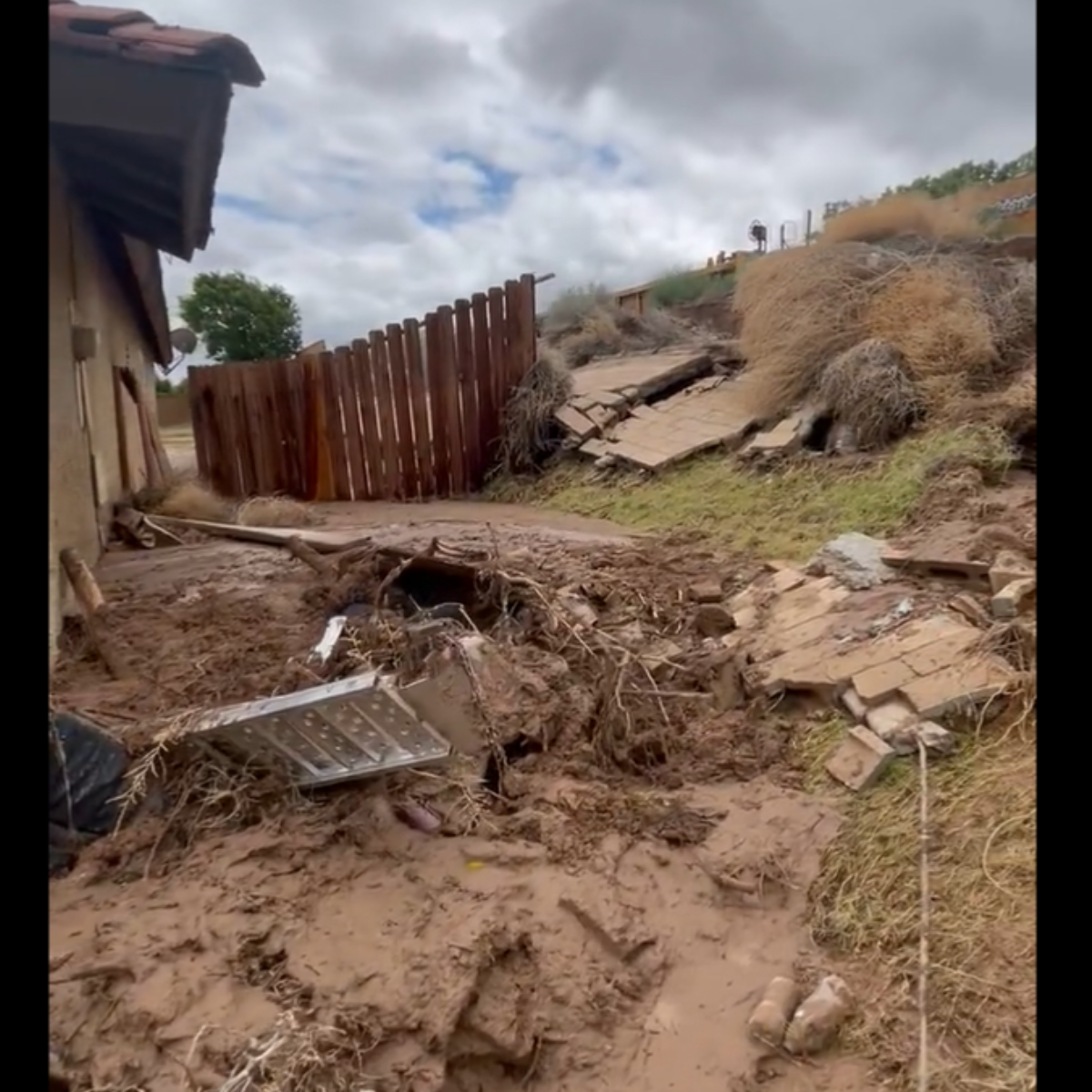 Palmdale homes flood after retaining wall collapses