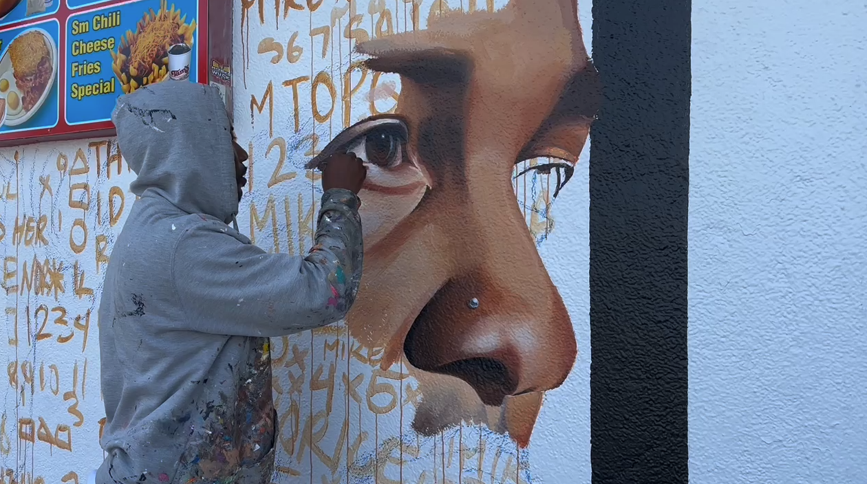 Compton burger restaurant honors Kendrick Lamar with mural
