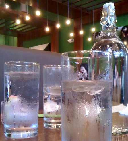 Should restaurants offer filtered tap water?