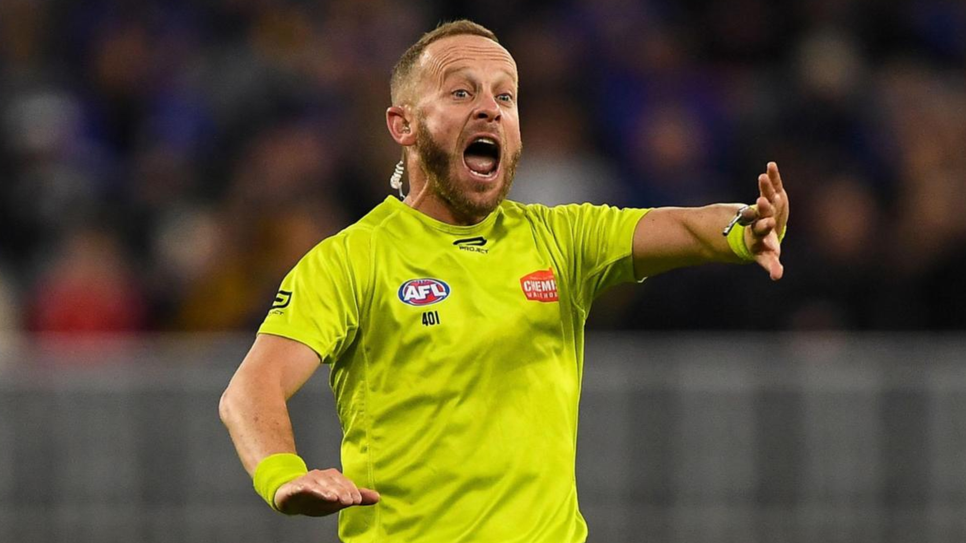 Collingwood fans brutal sledge to "Razor" Ray Chamberlain