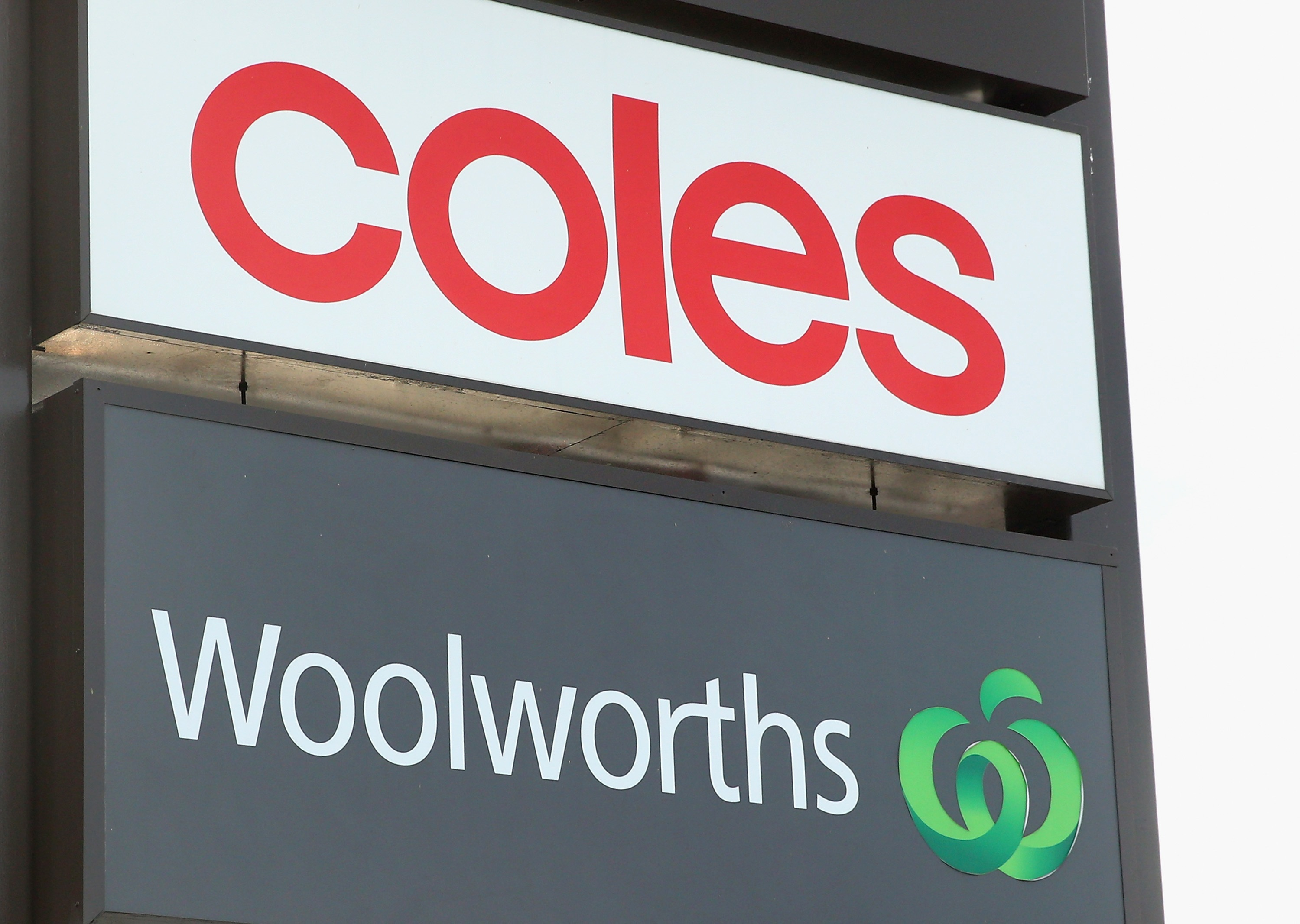 Coles will stop selling knives in supermarkets