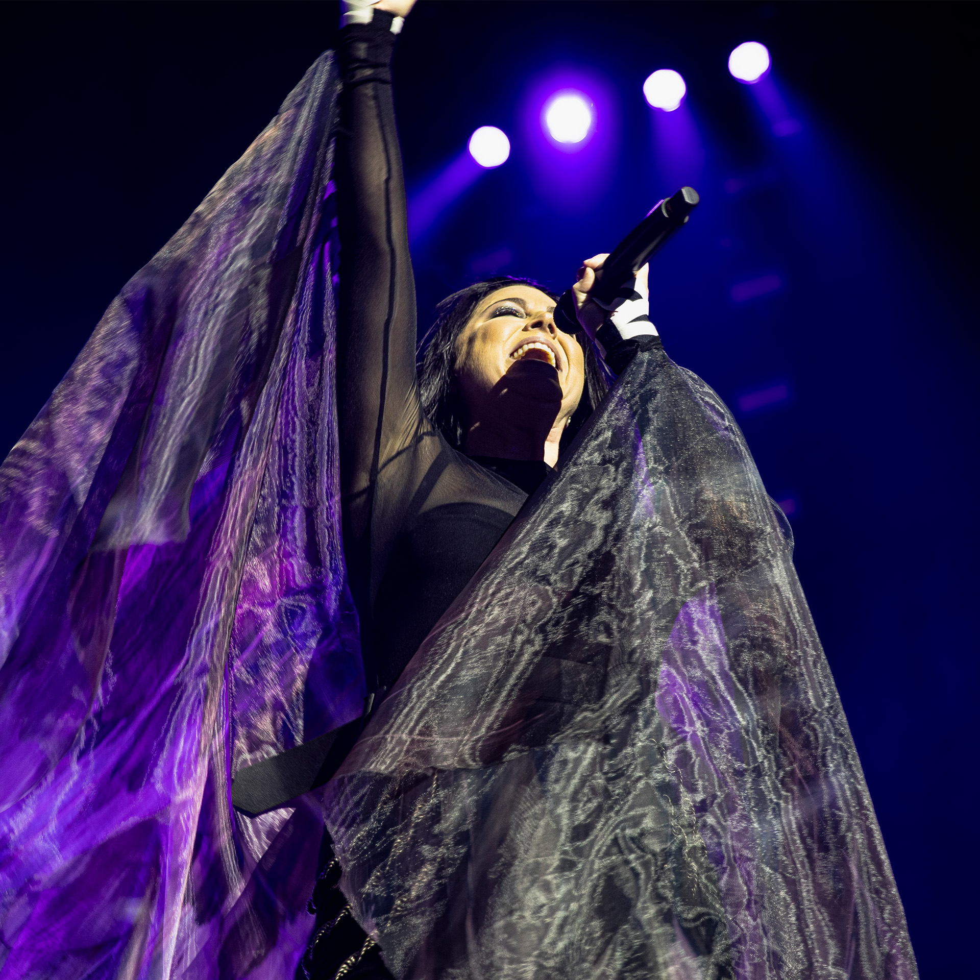GIG REVIEW: Evanescence Proves Goth Rock is Alive and Thriving In Australia