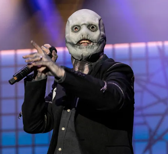 Slipknot Pause Knotfest Set Due To Crazy Fans, Avenged Sevenfold Respond To Falling In Reverse Backlash + MORE