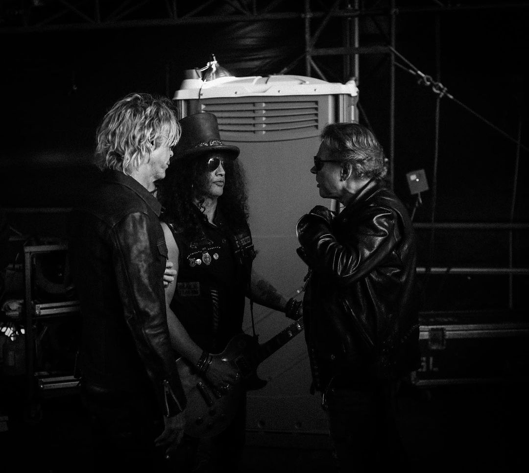 New Guns N' Roses Song Leaks, Metallica Gear Destroyed In Truck Crash + MORE