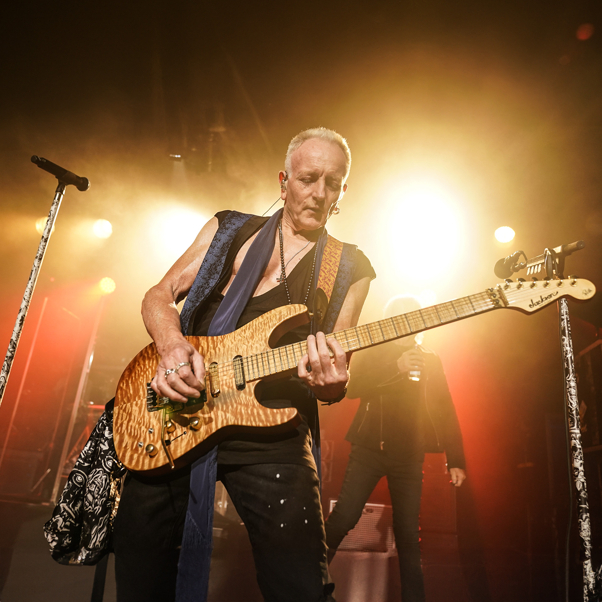 Def Leppard and Mötley Crüe Aus Tour: An Inside Look with Phil Collen