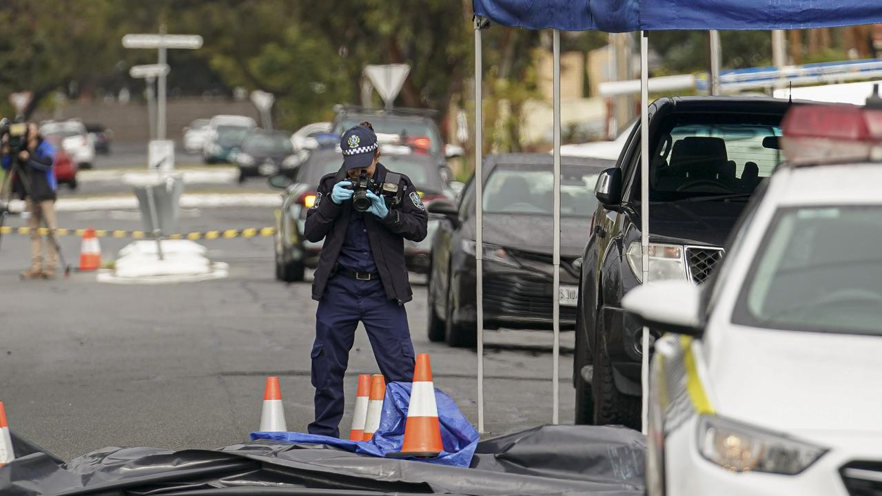 Man left for dead in Renown Park after stabbing