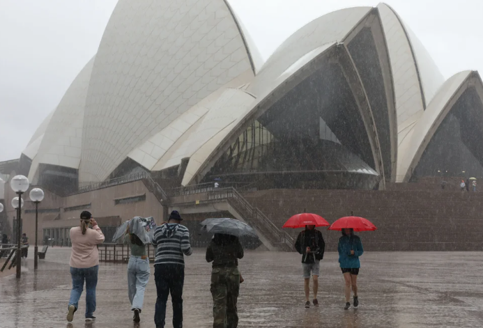 Sydney in for a spring soaking as temps drop