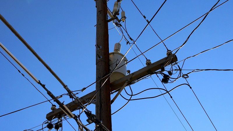 Nearly 2000 without power after truck takes down lines