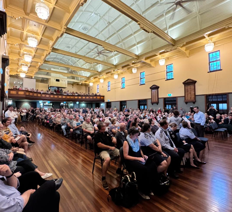 Hundreds turn out for Maryborough CBD safety meeting