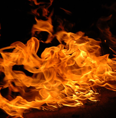 Crews contain five-acre-wide blaze near Bundaberg