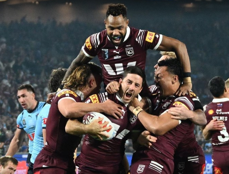Qld celebrates split from NSW with 28-point thumping Maroons win