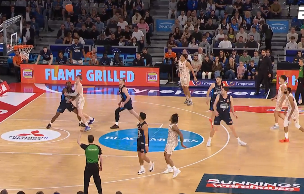 Taipans serve Melboune a blow in the Vic Capital