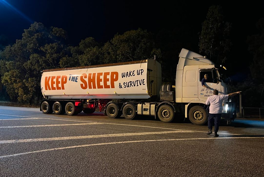 Frustrated farmers prepare to take their live sheep export fight to Canberra