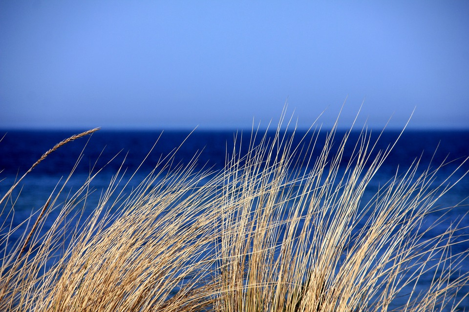 String of drowning tragedies across WA prompts a warning to swimmers