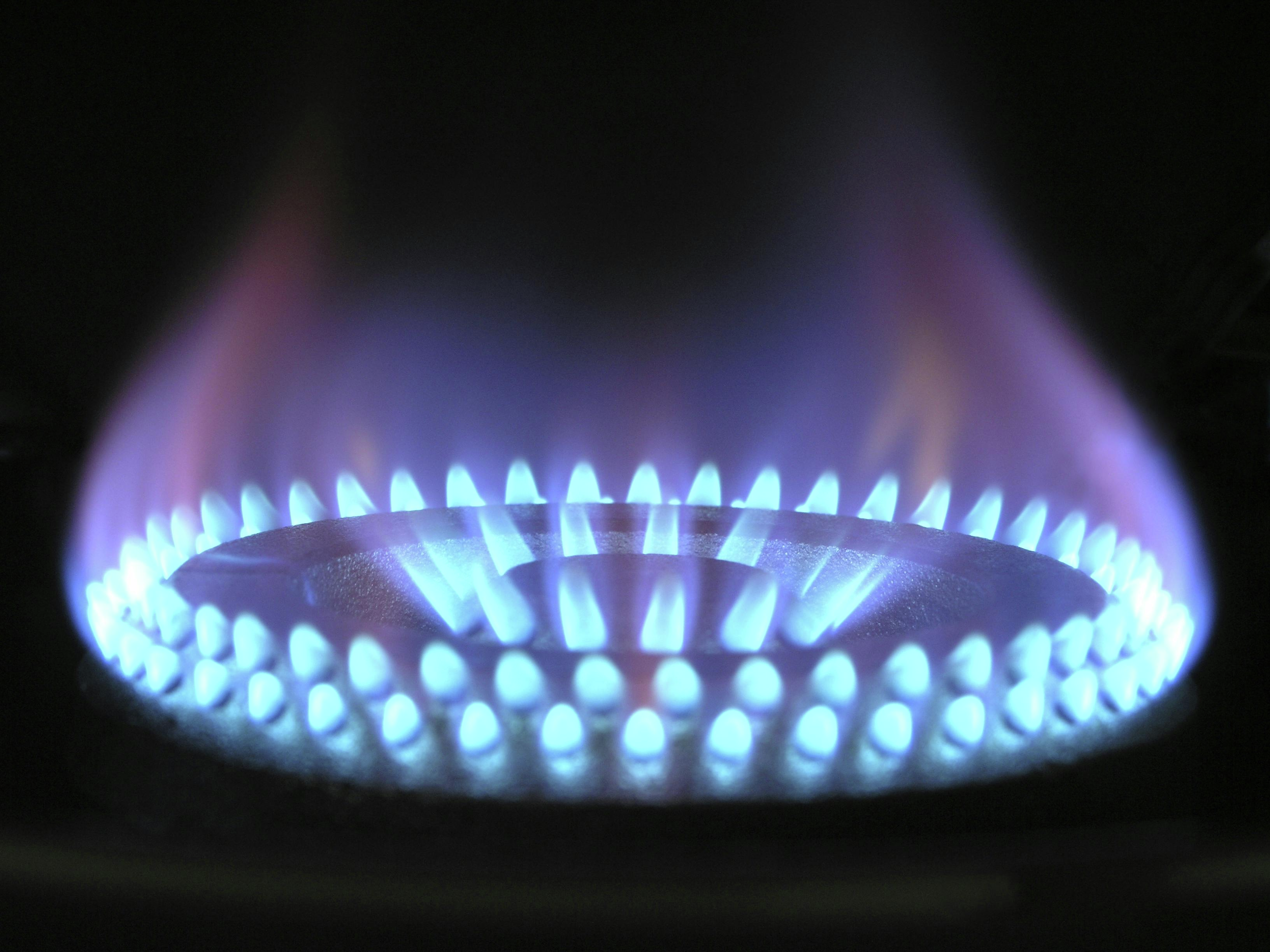 Spring Street accused of gas ban