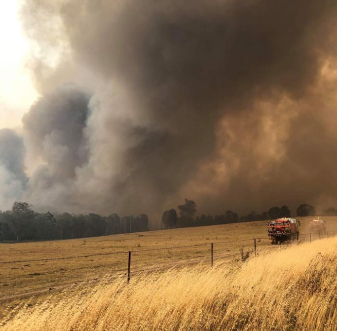 Latest on Pelaw Main bushfire; Fierce Lake Macquarie house fire