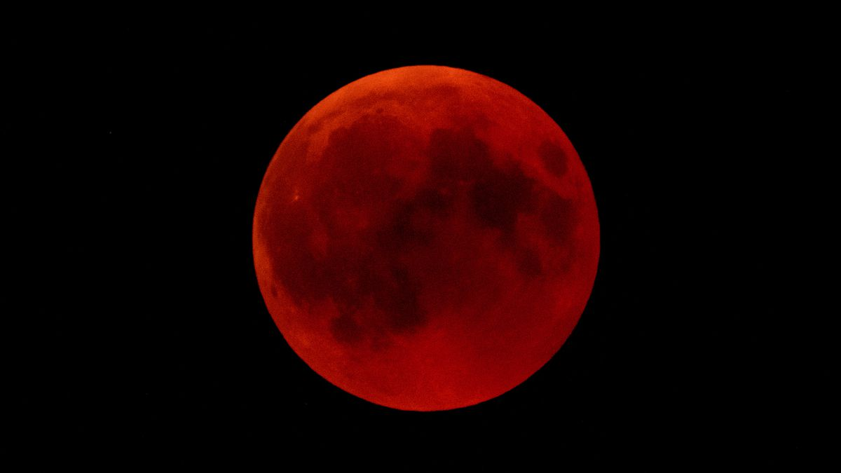 A Psychic Astrologist Tells Us How We Can Expect To Be Affected By Tonight's Bloodmoon
