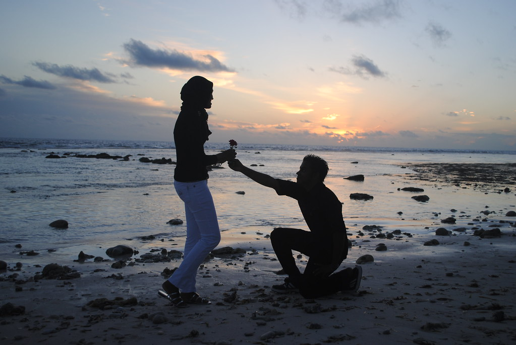 People Reveal When They Thought Their Partner Would Propose (But They Didn't)