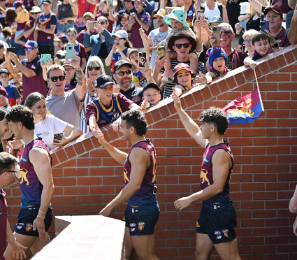 Lions wrap up final training run before flying to Mel for AFL GF