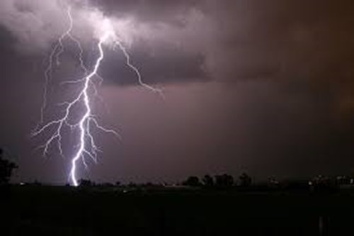 Thunderstorm asthma warning issued for parts of Victoria - tap for more