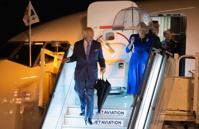 King and Queen arrive in Australia for first royal tour as monarchs