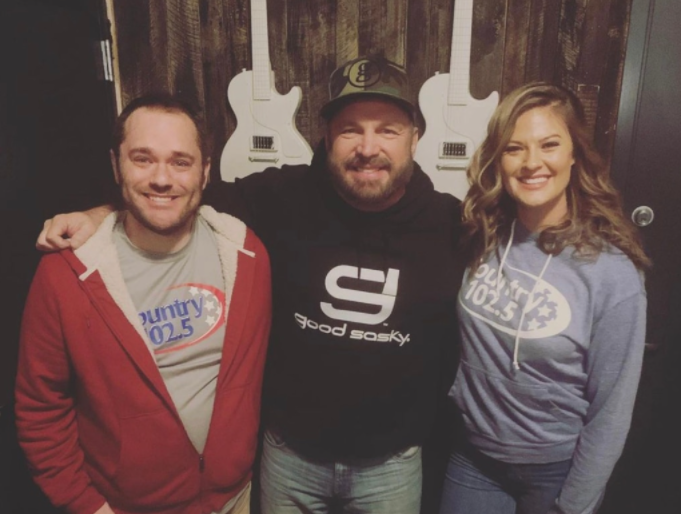 Jonathan & Ayla Talk With Garth Brooks 7/15/21