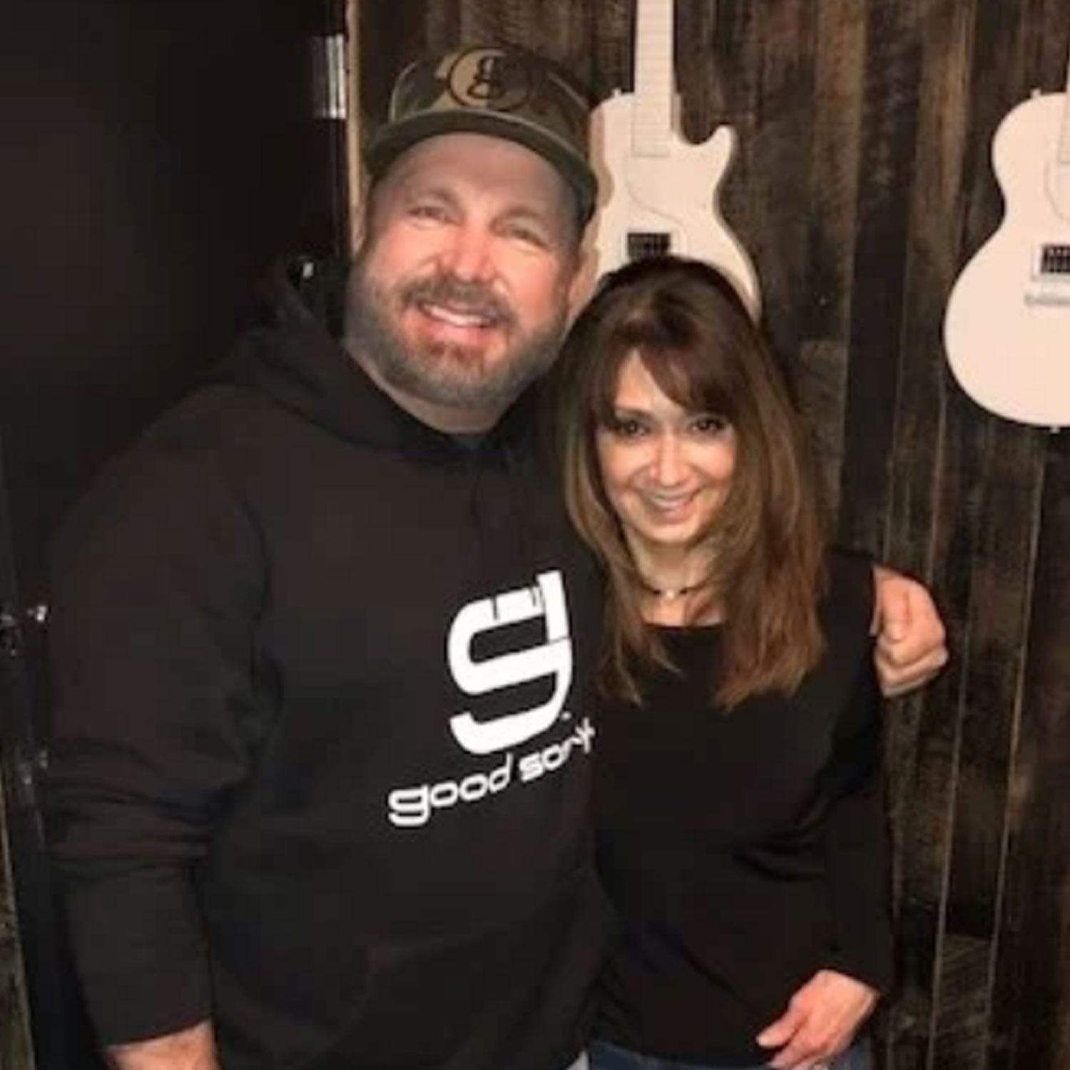 Catching Up With Garth Brooks On Dive Bars, Stadiums And Icon Awards!