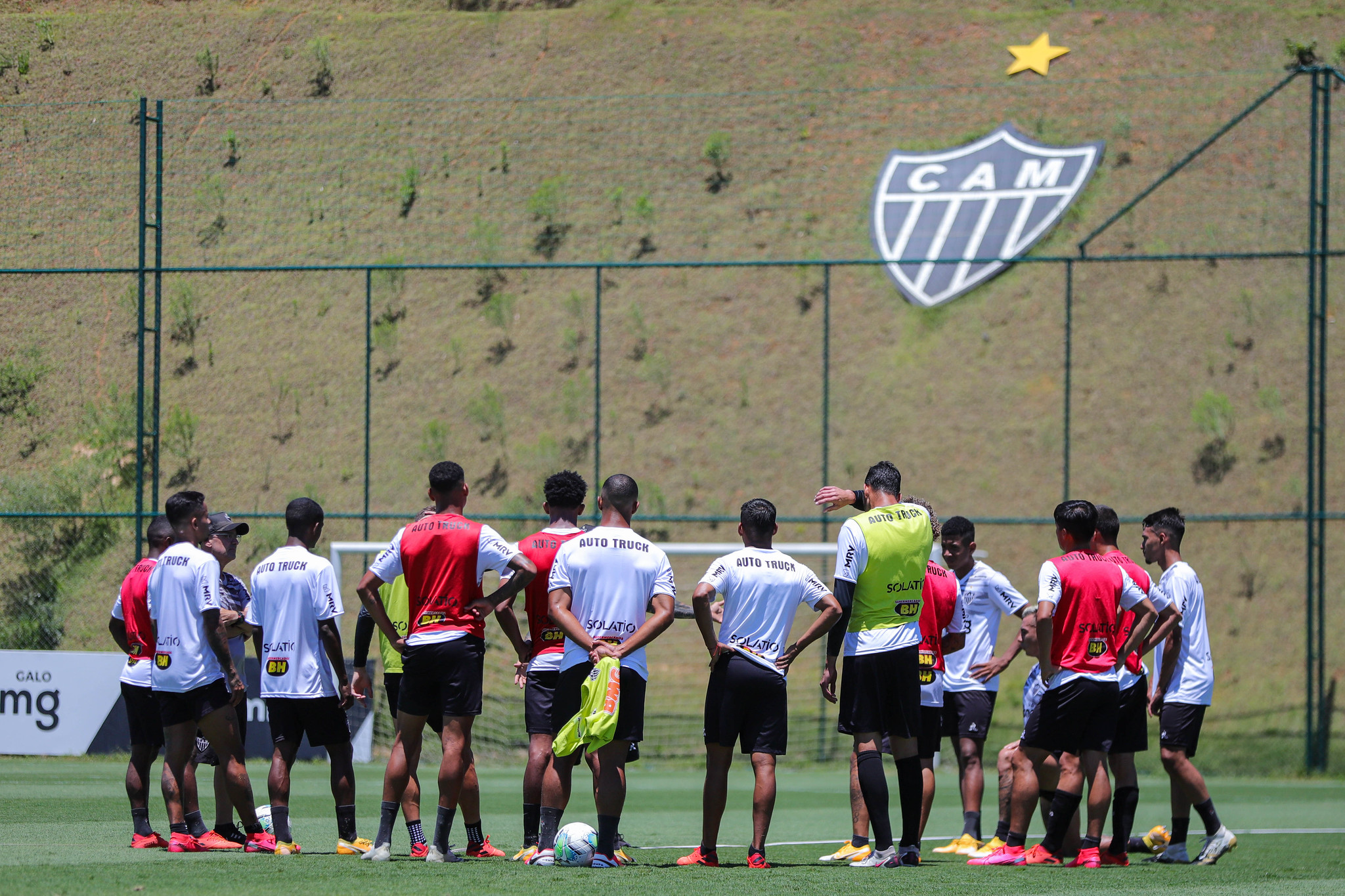 Clássico Mineiro #61- Atlético-MG reforçado diante do Inter; Cruzeiro afasta risco de novo rebaixamento