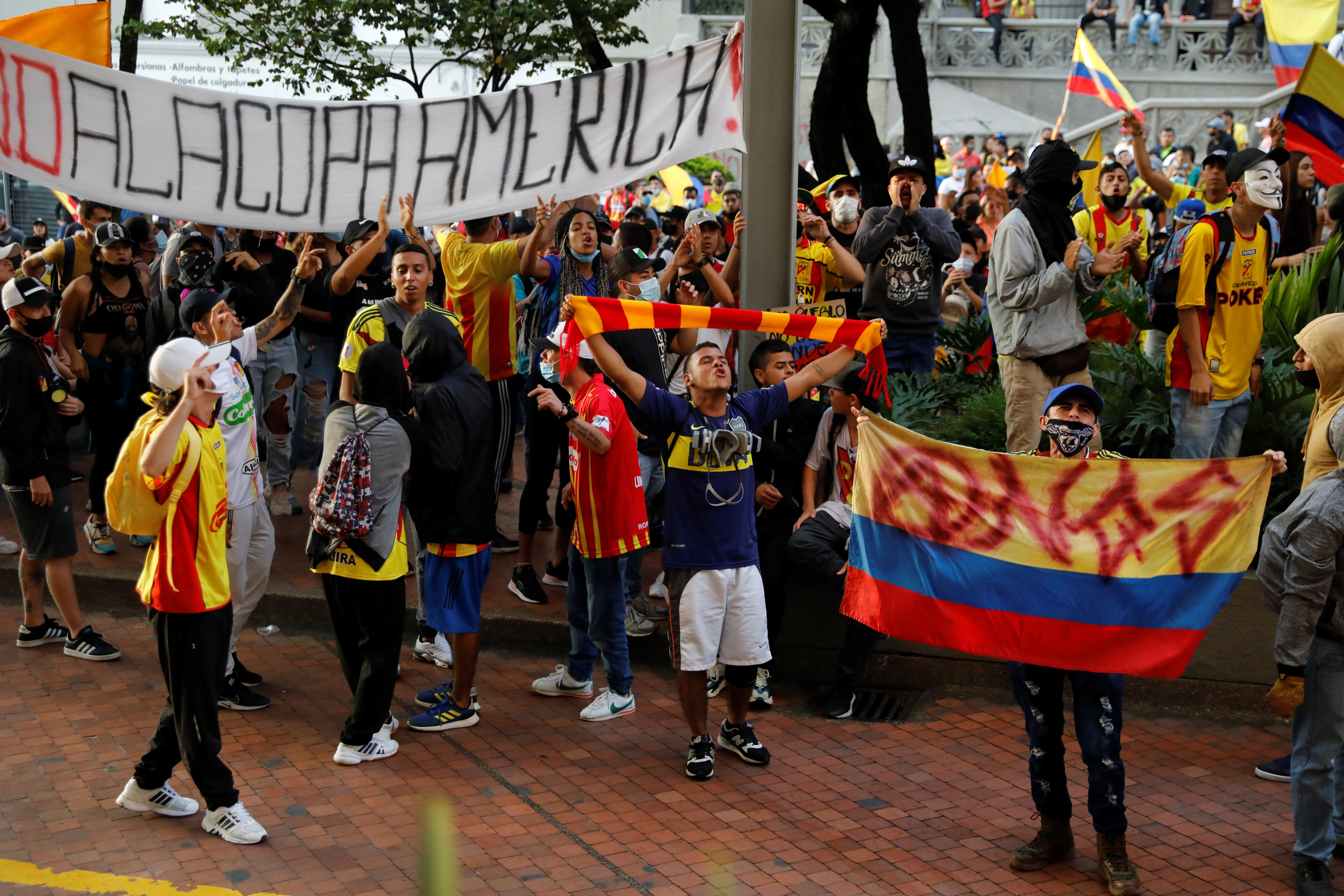 La Pelota #58 - As torcidas colombianas nos protestos e a Copa Libertadores