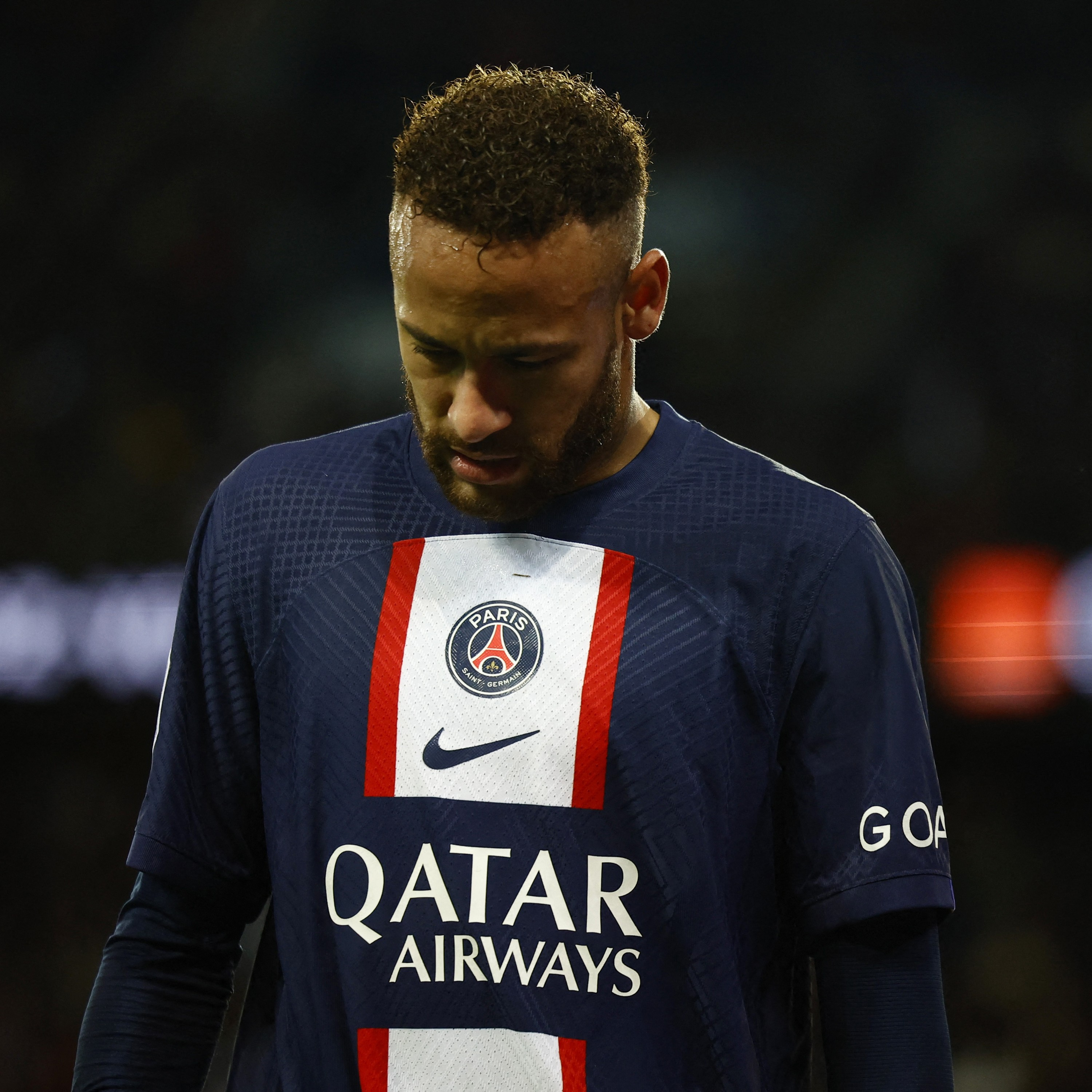 Neymar é expulso no retorno ao PSG