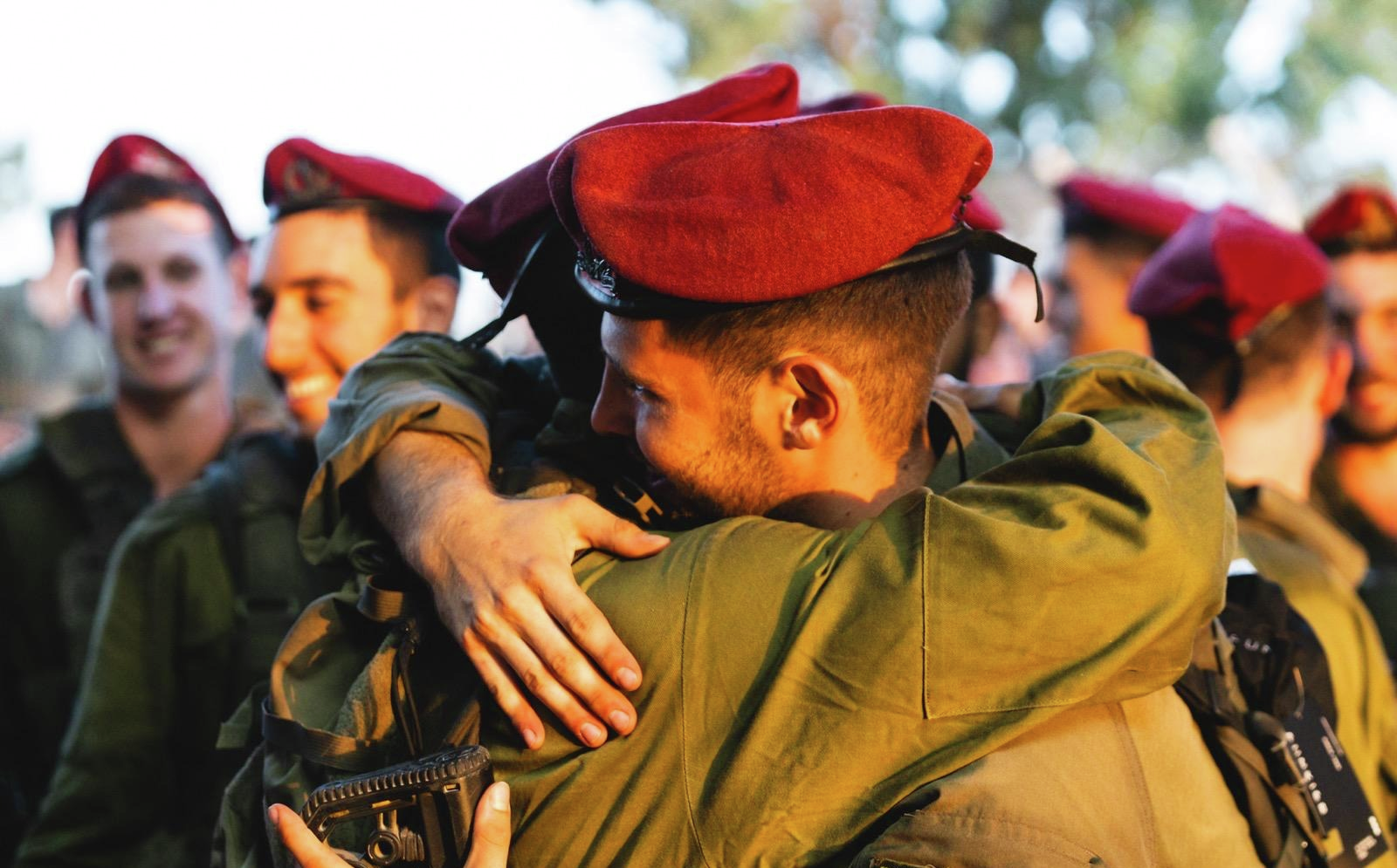 כתבנו עם לוחמי סיירת הצנחנים שסיימו מסלול בזמן מלחמה