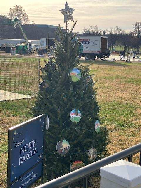 Valley City Students Design Ornaments on White House Xmas Tree