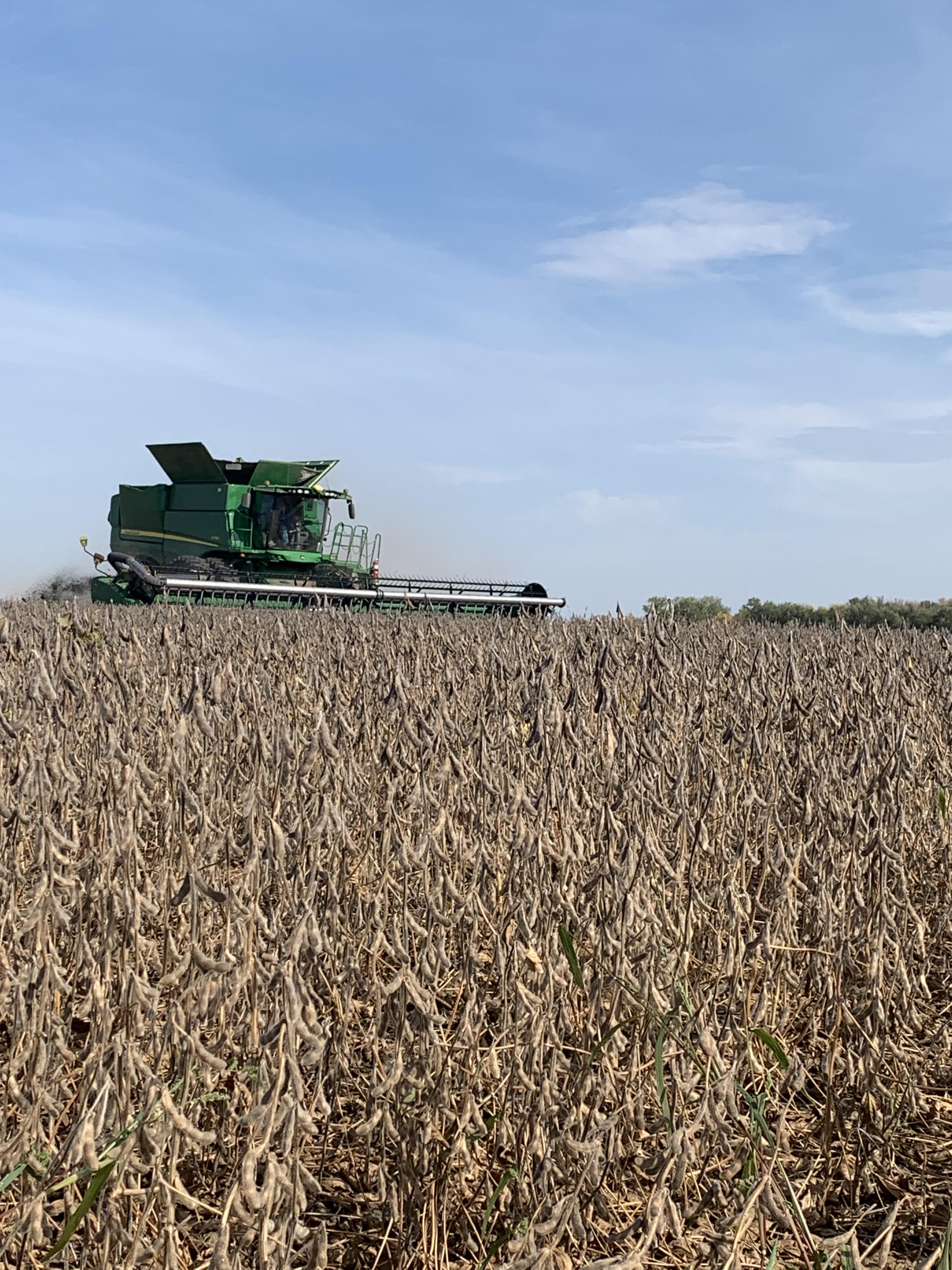 Morning Ag News, November 16, 2021: Tractor and combine sales remain strong