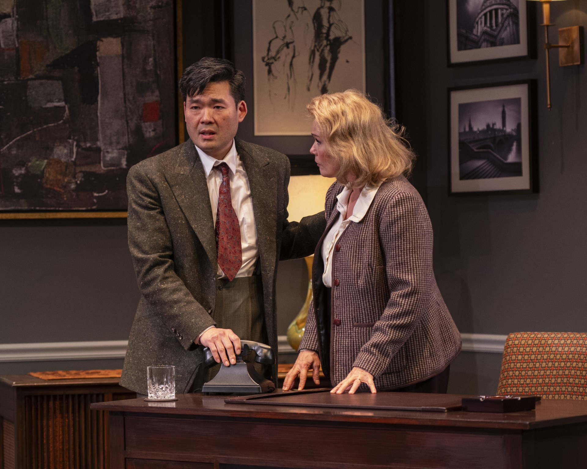 Rousuck Review: 'Dial M for Murder' at Everyman Theatre